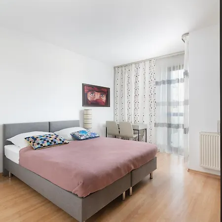 Easy Rent - Family, Centrum, Free Parking, 24h Check-in شقة